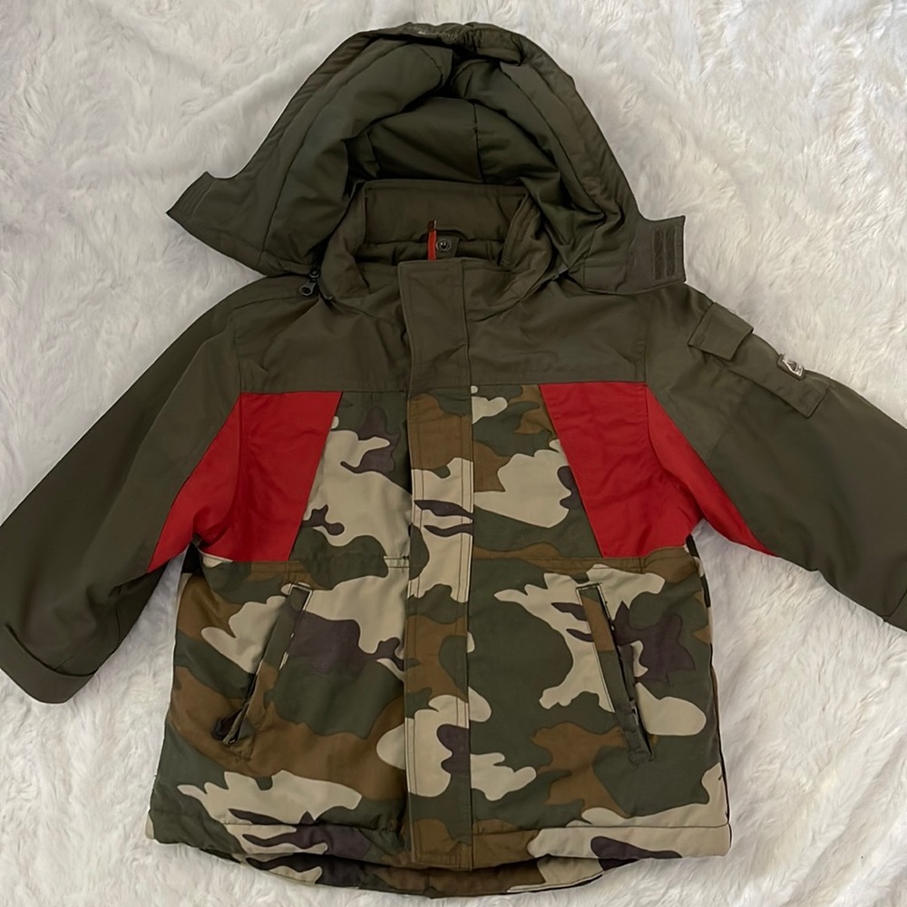 Boy’s Jacket. Size 3T. Removable hood.